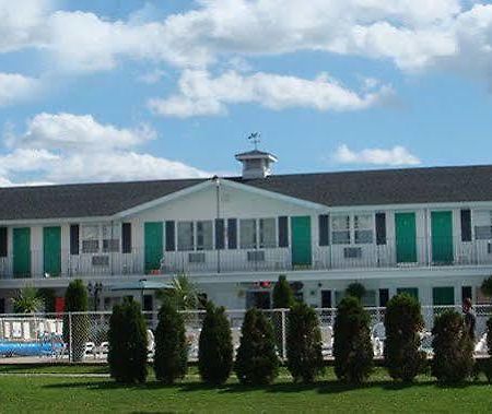 Colonial Motel Wisconsin Dells Eksteriør billede