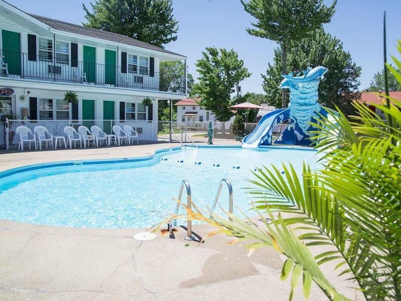 Colonial Motel Wisconsin Dells Eksteriør billede