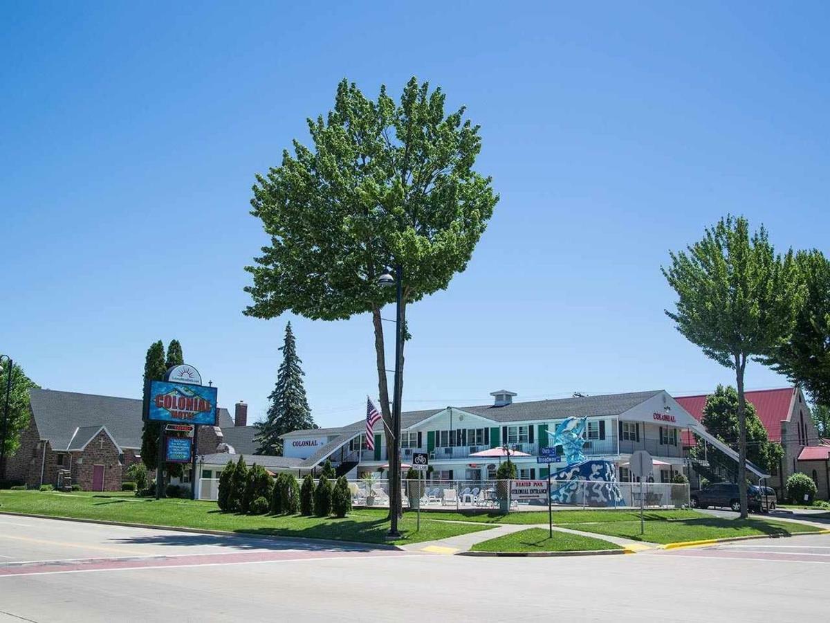 Colonial Motel Wisconsin Dells Eksteriør billede