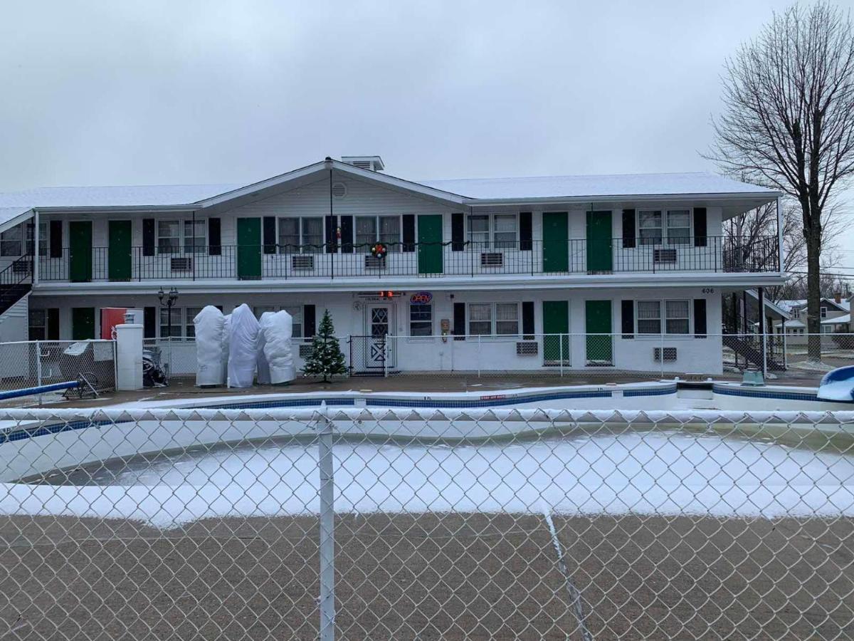Colonial Motel Wisconsin Dells Eksteriør billede